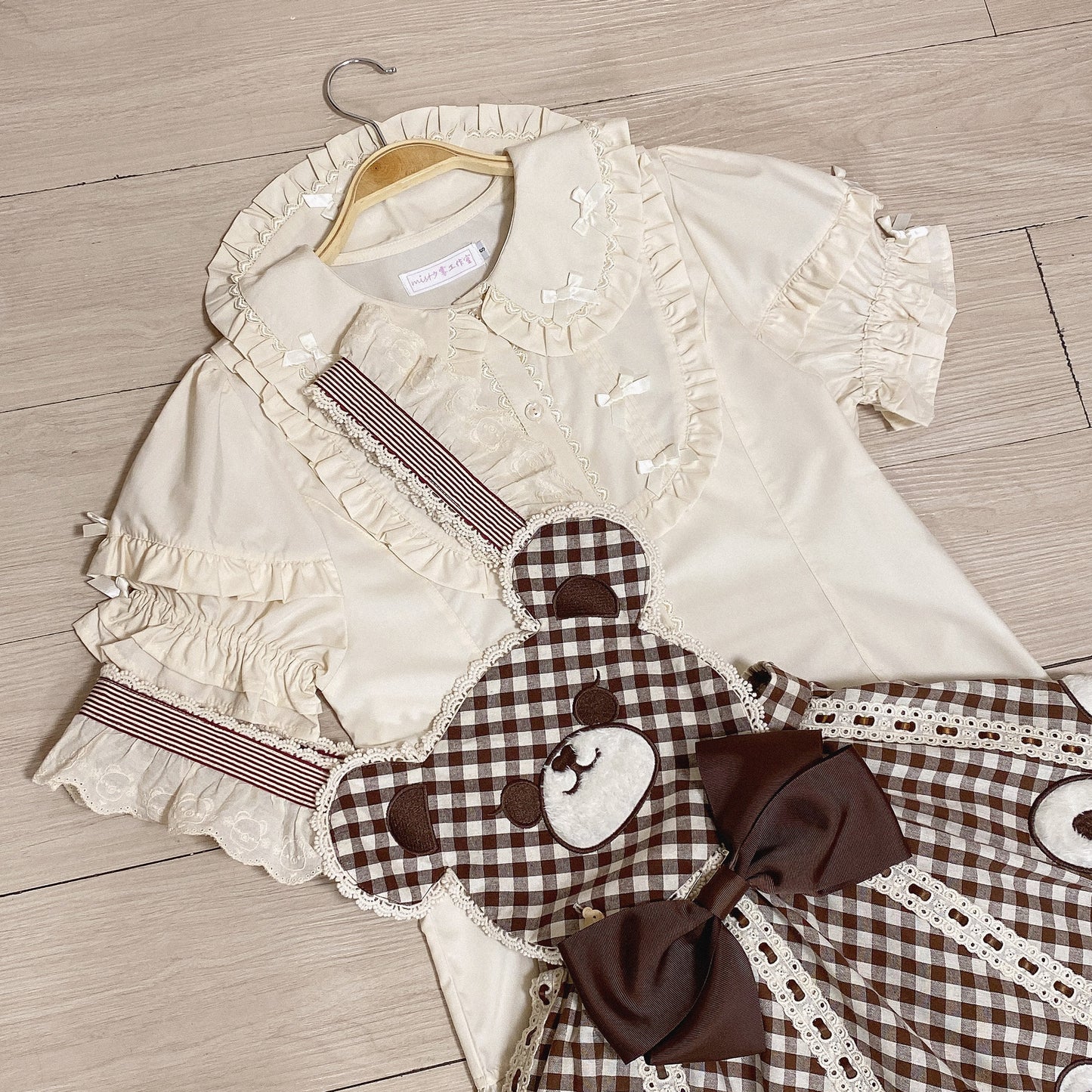 8 Clours Sweet Bubble Sleeve Blouse By Mist Studio