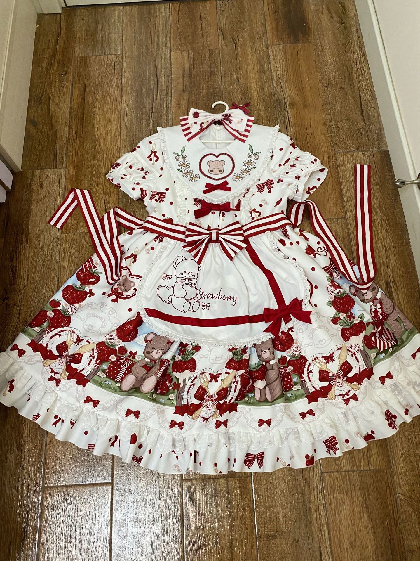 OP & Apron Set♥ Ready to Ship ♥Strawberry Mannor♥Sweet Lolita Dress